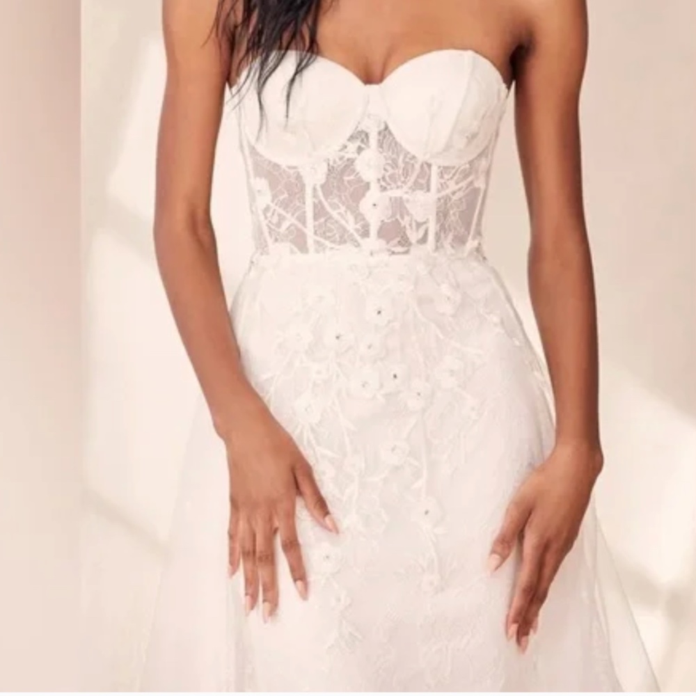 Elegance White Lace Embroidered Rhinestone Strapless Maxi Dress wedding gown